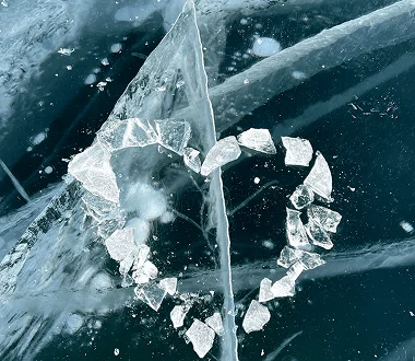 Лёд Байкала